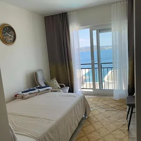 Βίλα 4+1 With Private Pool And Garage Milas