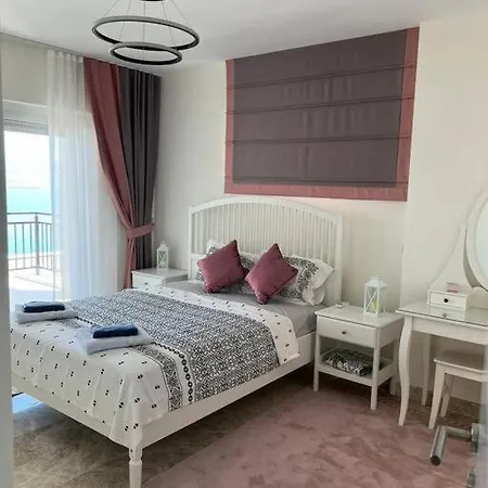 Βίλα 4+1 With Private Pool And Garage *