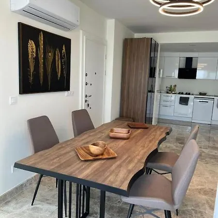 4+1 With Private Pool And Garage Βίλα
