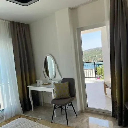 Βίλα 4+1 With Private Pool And Garage Milas