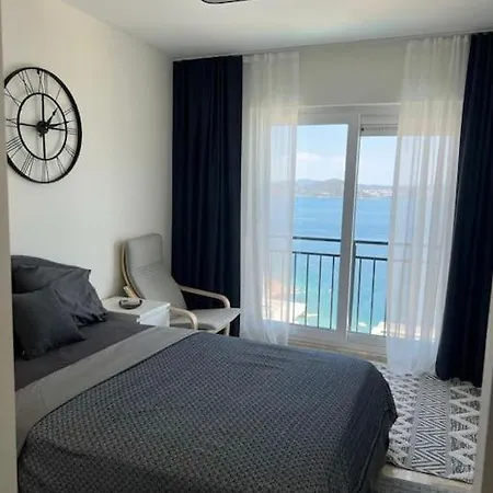Βίλα 4+1 With Private Pool And Garage *