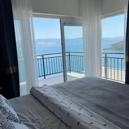 Βίλα 4+1 With Private Pool And Garage Milas