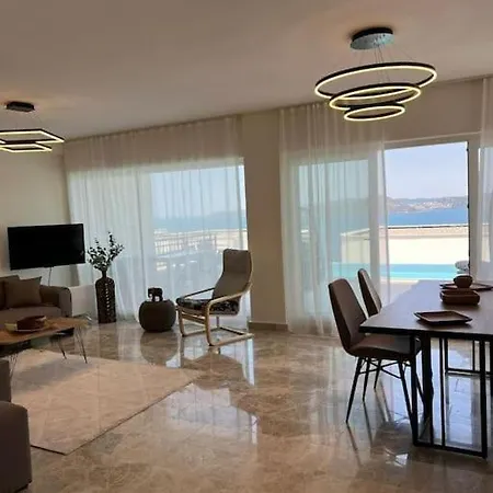 Βίλα 4+1 With Private Pool And Garage