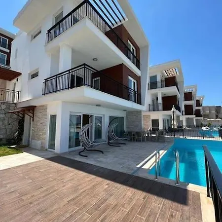 4+1 With Private Pool And Garage Villa